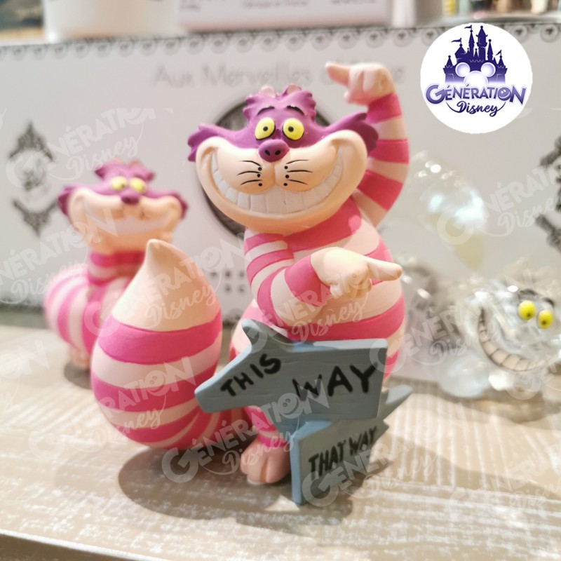 Statuette résine Cheshire 70ème anniversaire Alice au Pays des Merveilles "Mini Cheshire This Way" - Enesco Statuette résine Cheshire 70ème anniversaire Alice au Pays des Merveilles "Mini Cheshire This Way" - Enesco